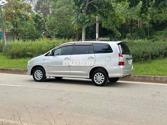 Bán Toyota innova số tự động 8 chỗ biển số cực Vip