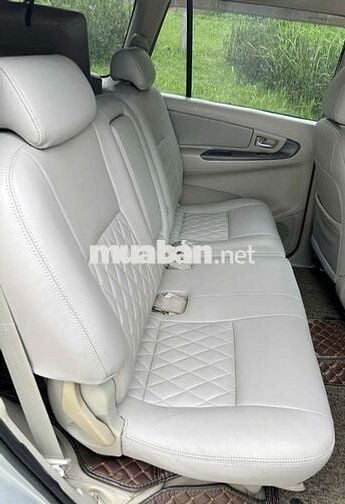 Bán Toyota innova số tự động 8 chỗ biển số cực Vip