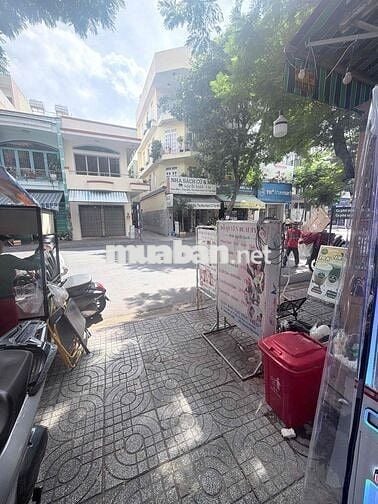 Cho thuê mặt bằng vỉa hè chiều tối