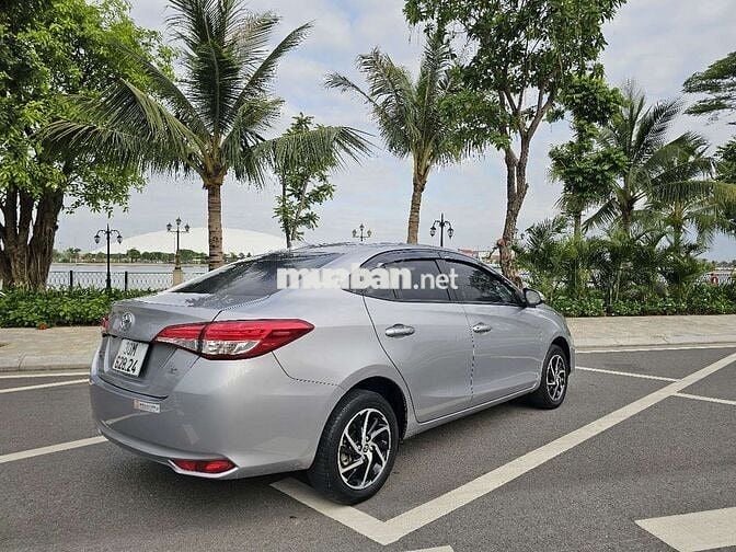 Toyota Vios 2022 1.5E Số sàn 70000 km Bạc