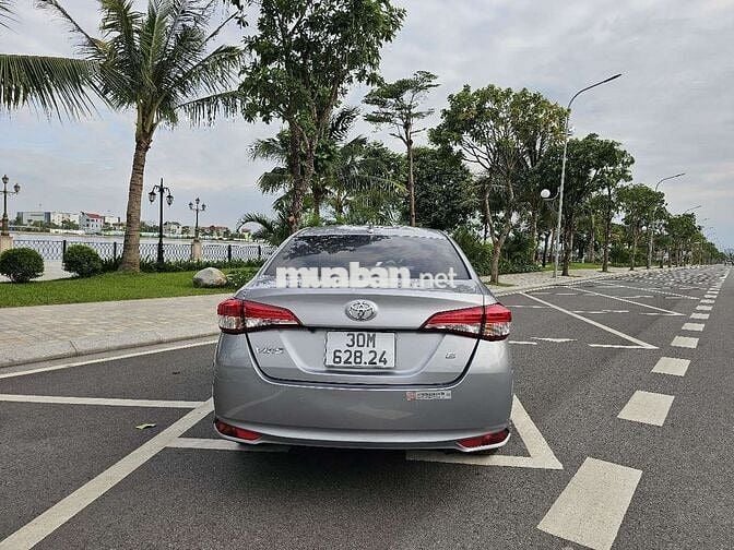 Toyota Vios 2022 1.5E Số sàn 70000 km Bạc