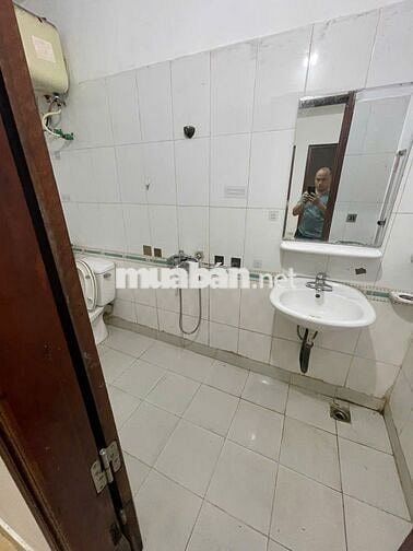 Chính chủ cho thuê CH CCMN 60m2 ngay cổng Trường ĐH Hà Nội