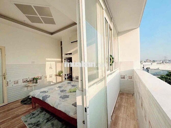 phòng ban công đầy đủ tiện nghi gò vấp