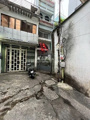 Nhà sau lưng MT hẻm 3,6m Nguyễn Duy Dương.3,6mx13m .2 tầng.Giá 6,75 tỷ