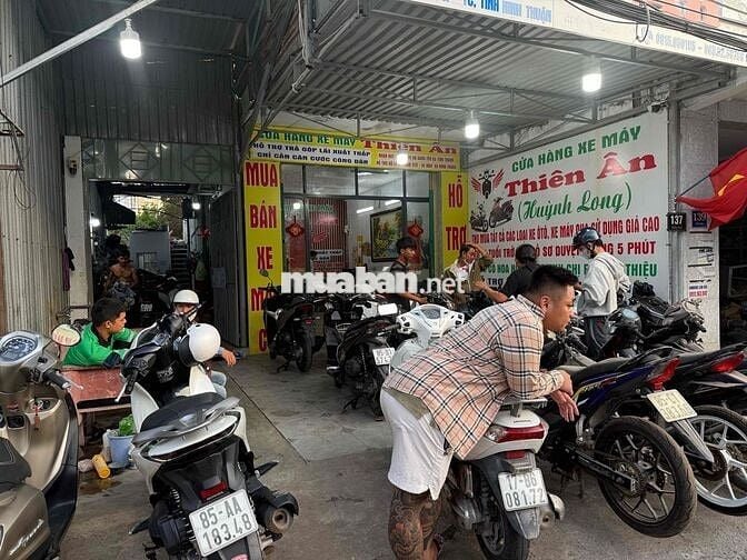 Cần tuyển một bạn Nam rửa xe , giao nhận xe