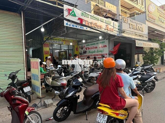 Cần tuyển một bạn Nam rửa xe , giao nhận xe