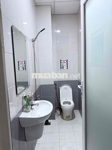 Cho thuê toàn nhà Văn Phòng 1 trệt 3 lầu Mặt Tiền Đường Phường Trường