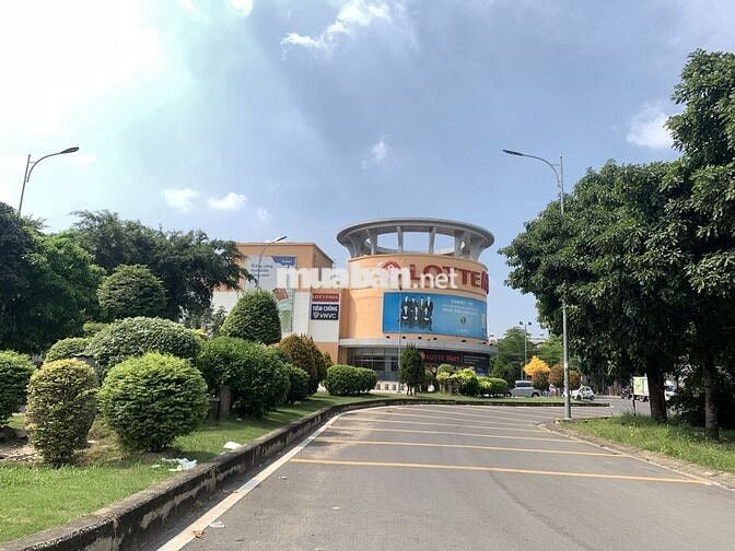 Bán lô đất The Seasons ngay Lotte Lái Thiêu giá 5 tỷ. DT 5x20. Sổ sẵn