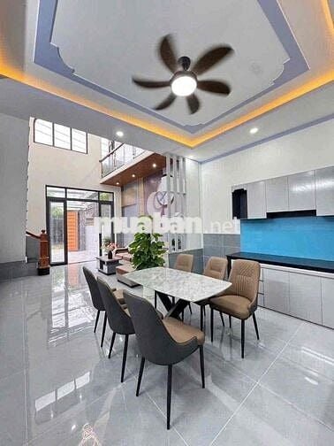 nhà mặt tiền 110m2 , 3 phòng ngủ đường 768 biên hoà