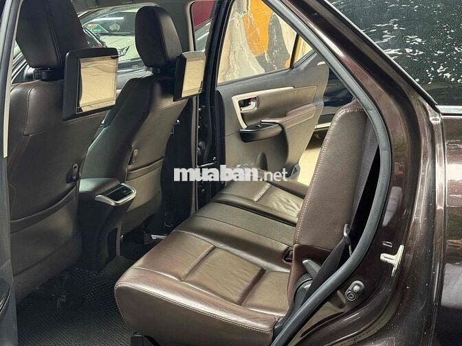 Toyota Fortuner 2017 Nâu Tự động - 650TR