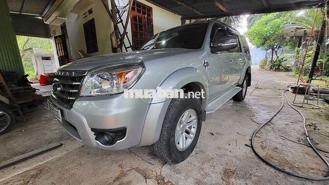 Ford Everest 2011 Hai cầu Số sàn Bạc