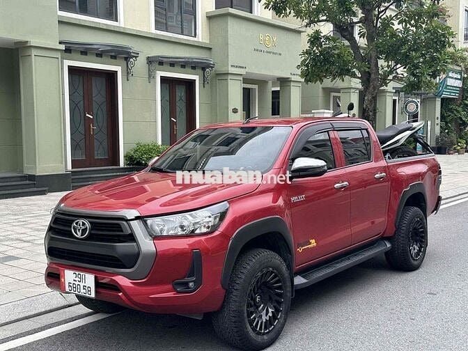 Toyota Hilux 2020 màu Đỏ