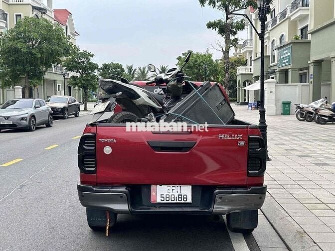 Toyota Hilux 2020 màu Đỏ