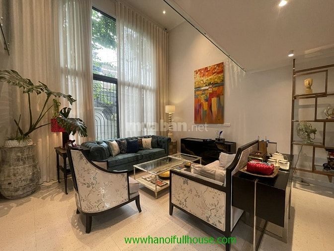 Ngôi nhà 3 phòng ngủ, mới, view Sông đẹp Long Biên cho thuê 0983739032