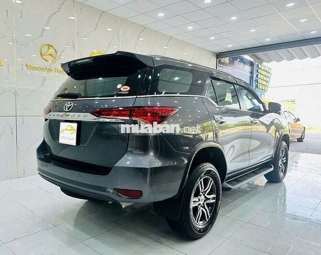 Toyota Fortuner 2.7V 4x2 AT Xám 2018