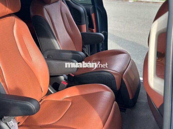 KIA Carnival Premium 2022 7s Xám