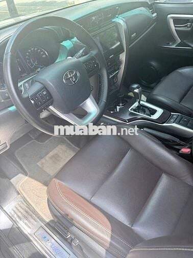 Toyota Fortuner 2.7V 4x2 AT Xám 2018