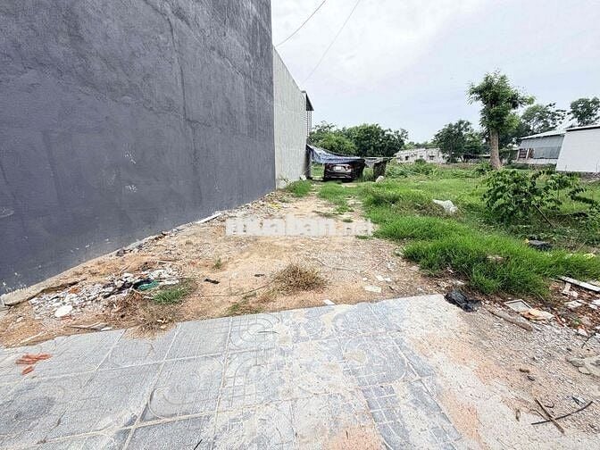 BÁN LÔ ĐẤT MẶT TIỀN BUÔN BÁN KD  TT LONG ĐIỀN