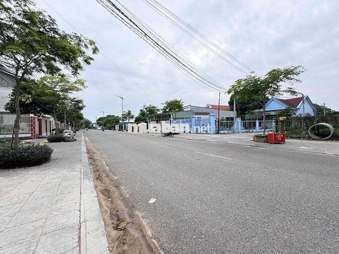 BÁN LÔ ĐẤT MẶT TIỀN BUÔN BÁN KD  TT LONG ĐIỀN