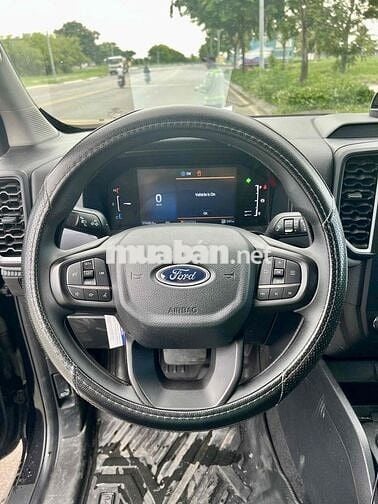 FORD RANGER XLS 2.0AT 2024 ĐI 17.000KM MỚI CỨNG