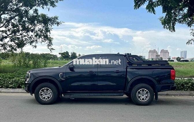 FORD RANGER XLS 2.0AT 2024 ĐI 17.000KM MỚI CỨNG