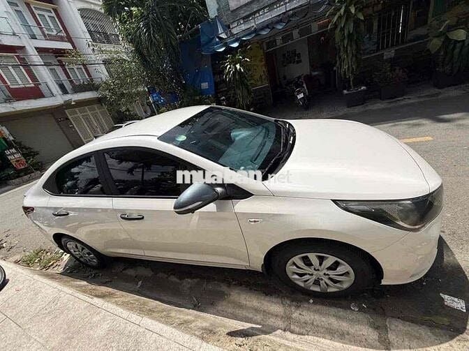 Hyundai Accent 2024 bản tiêu chuẩn màu Trắng