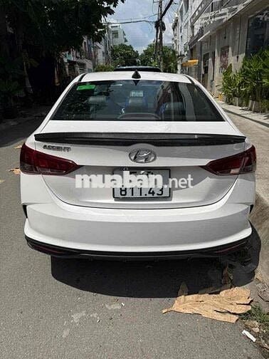 Hyundai Accent 2024 bản tiêu chuẩn màu Trắng