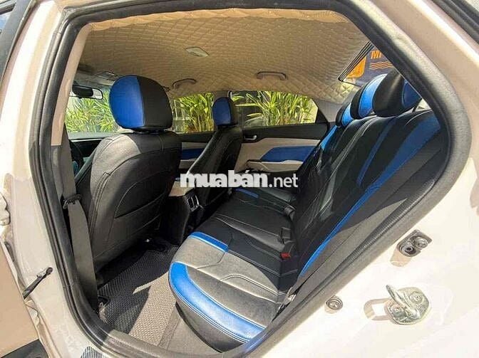 Hyundai Accent 2024 bản tiêu chuẩn màu Trắng