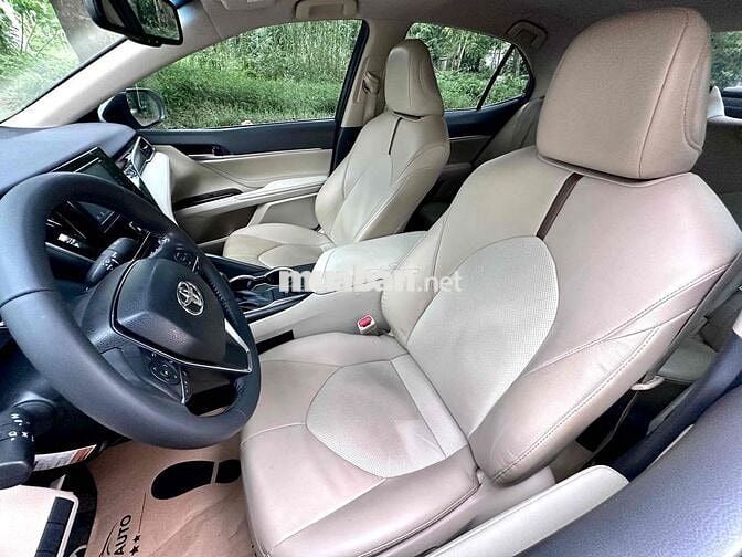 Toyota Camry 2.0G 2021 Trắng 45.000 km