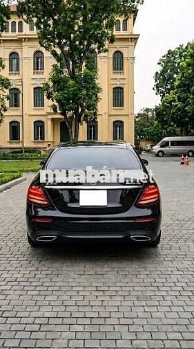 Mercedes E300 AMG 2019 Đen nâu siêu lướt