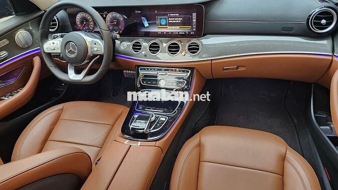 Mercedes E300 AMG 2019 Đen nâu siêu lướt