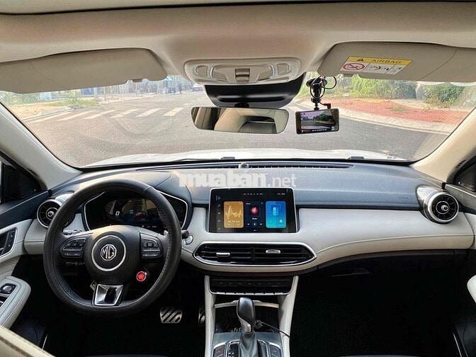 MG HS LUX 2024 Trắng 32.000 km