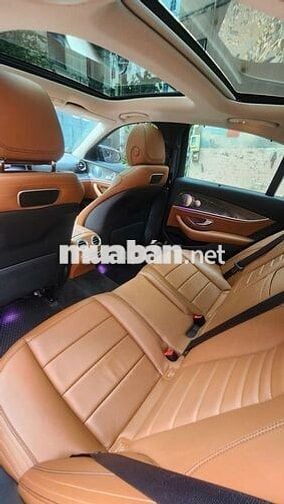 Mercedes E300 AMG 2019 Đen nâu siêu lướt
