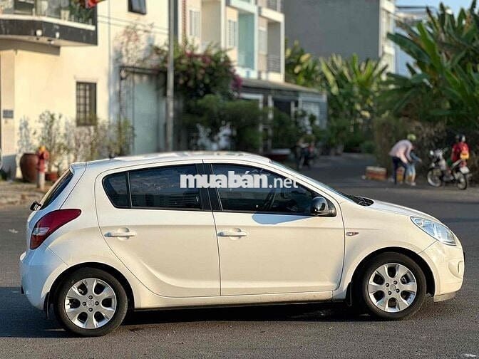 Hyundai i20 2011 Trắng 140.000 km