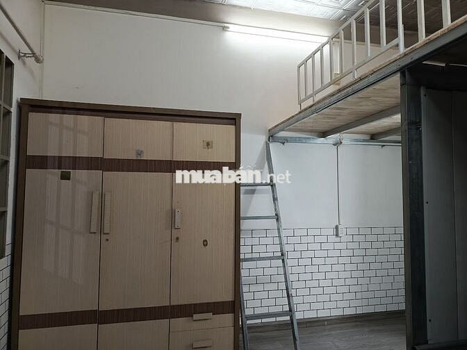 NHÀ NHỎ CHO THUÊ - HẺM XE CON  6M 