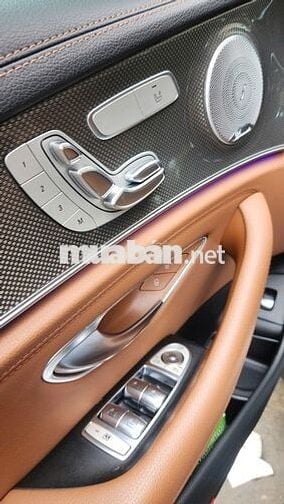 Mercedes E300 AMG 2019 Đen nâu siêu lướt