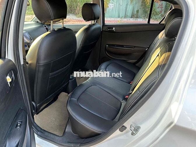 Hyundai i20 2011 Trắng 140.000 km