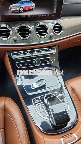 Mercedes E300 AMG 2019 Đen nâu siêu lướt
