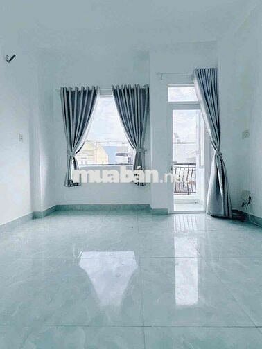 Nhà 3 lầu, 6 phòng ngủ hẻm 6m đg Lê Văn Lương, ngay cầu Long Kiển