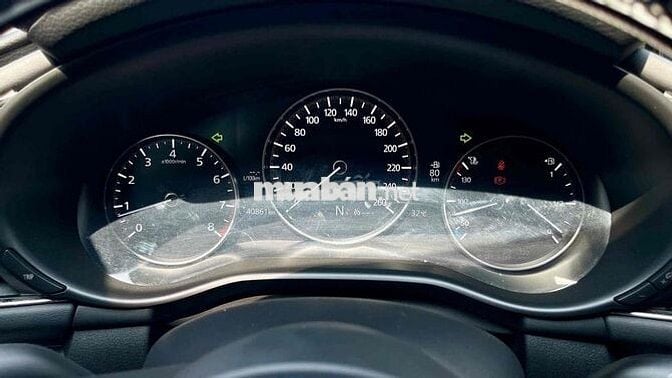 Mazda 3 Luxury 2023 Trắng 40.000 km