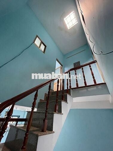 Cho thuê nhà sẵn nội thất 3PN đường XVNT hướng 2 chiều. Giá 9tr/th