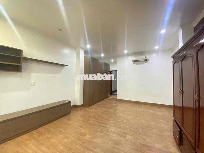 CHO THUÊ NHÀ 3 LẦU MẶT TIỀN ĐƯỜNG NGUYỄN VĂN CỪ NỐI DÀI