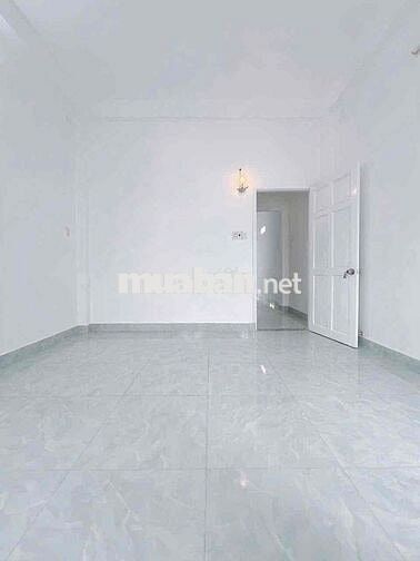 Nhà 3 lầu, 6 phòng ngủ hẻm 6m đg Lê Văn Lương, ngay cầu Long Kiển