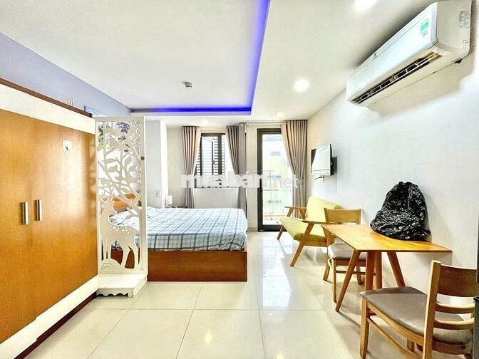 Cho thuê căn hộ studio có ban công ngay trung tâm Nha Trang 