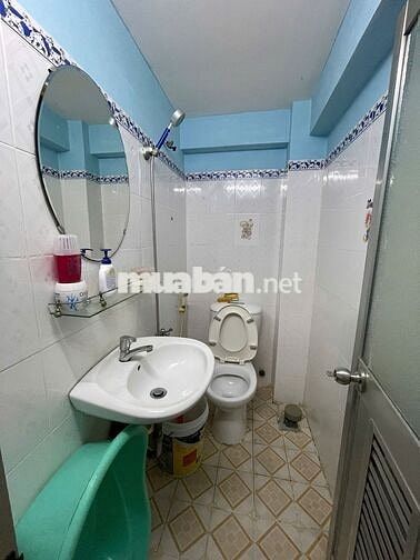 Cho thuê nhà sẵn nội thất 3PN đường XVNT hướng 2 chiều. Giá 9tr/th