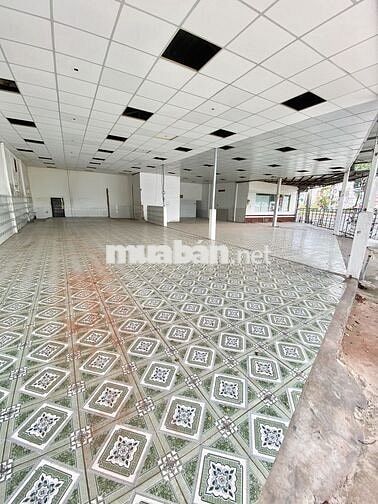 Cho Thuê MB Góc 5MT Rộng 28M Vòng Xoay Nguyễn Văn Cừ - Hoàng Quốc Việt