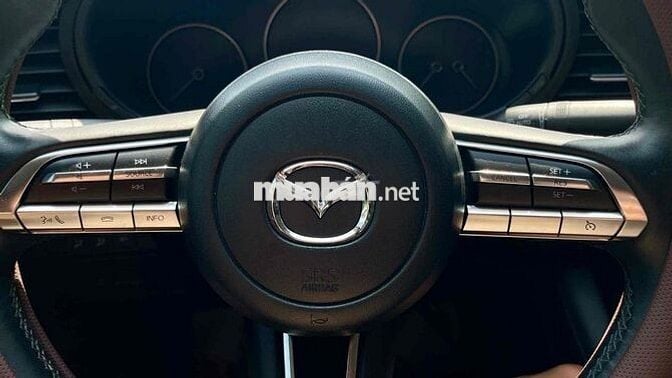Mazda 3 Luxury 2023 Trắng 40.000 km