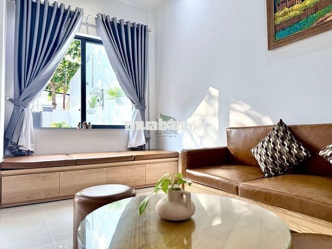 CHO THUÊ NHÀ ĐẸP 2PN FULL NỘI THẤT CÓ SÂN RỘNG KHU PHƯỚC LONG GIÁ 20TR
