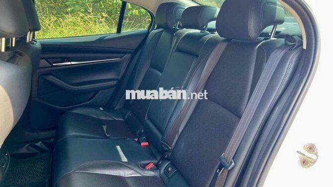 Mazda 3 Luxury 2023 Trắng 40.000 km