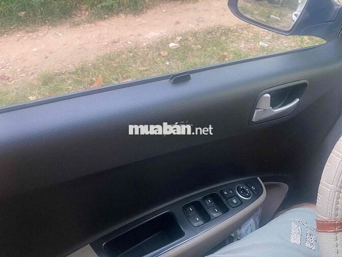 Hyundai Grand i10 2016 90000 km Bạc